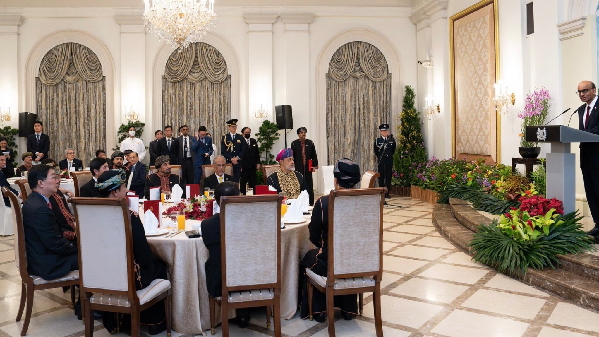 الرئيس السنغافوري يؤكد وجود “خصائص مشتركة” بين بلاده وسلطنة عُمان؛ فما هي؟