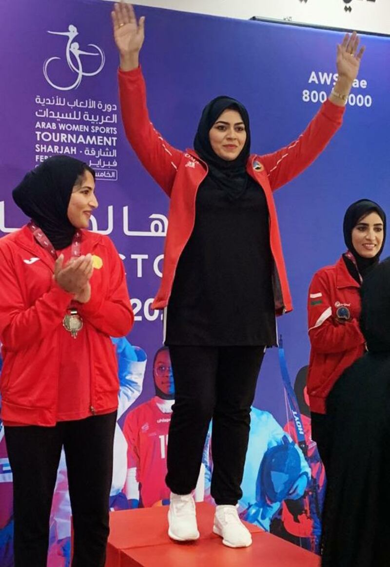رامية عمانية تفوز بذهبية في بطولة عربية بالشارقة