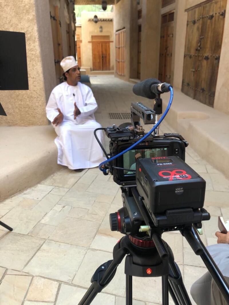 تُرجم للروسية: “آخر الباقين” فيلم يوثق حياة الإنسان العماني في سوق بهلاء