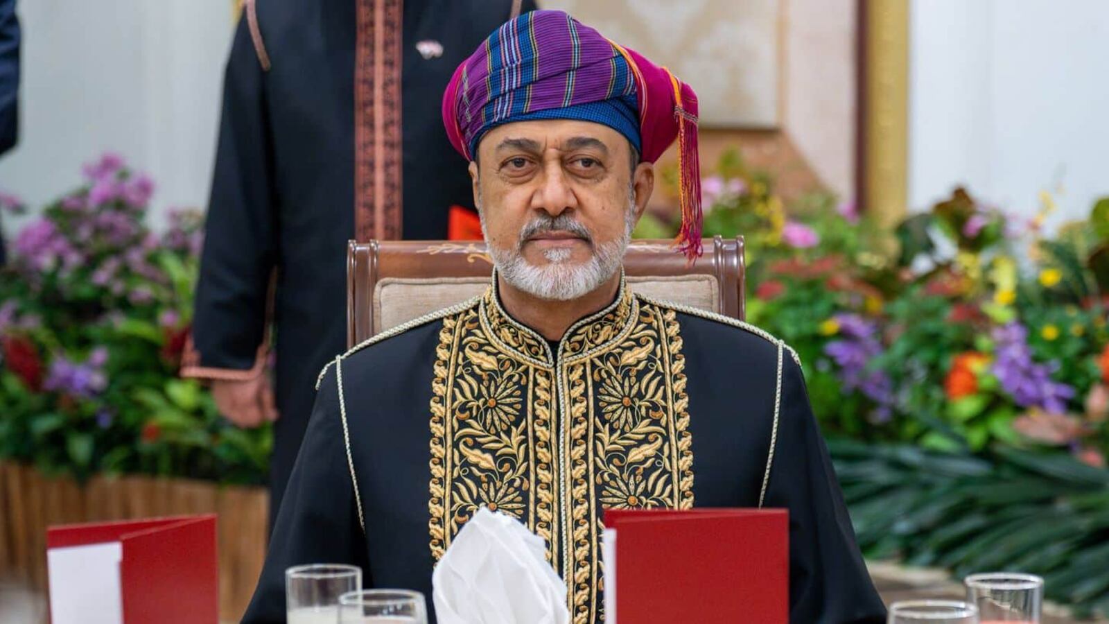 تكريمًا لجلالة السلطان: الرئيس السنغافوري يُقيم مأدبة عشاء رسمية