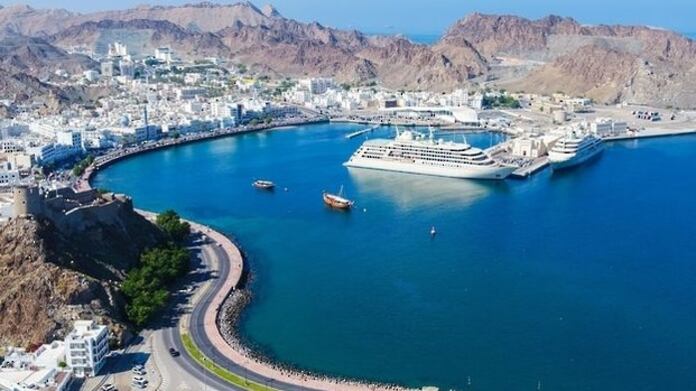 خبراء يُجيبون: كيف استطاعت سلطنة عمان تحسين تصنيفها الائتماني؟