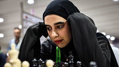 عمانية ذات 16 ربيعًا تحقق لقبًا دوليًا في الشطرنج
