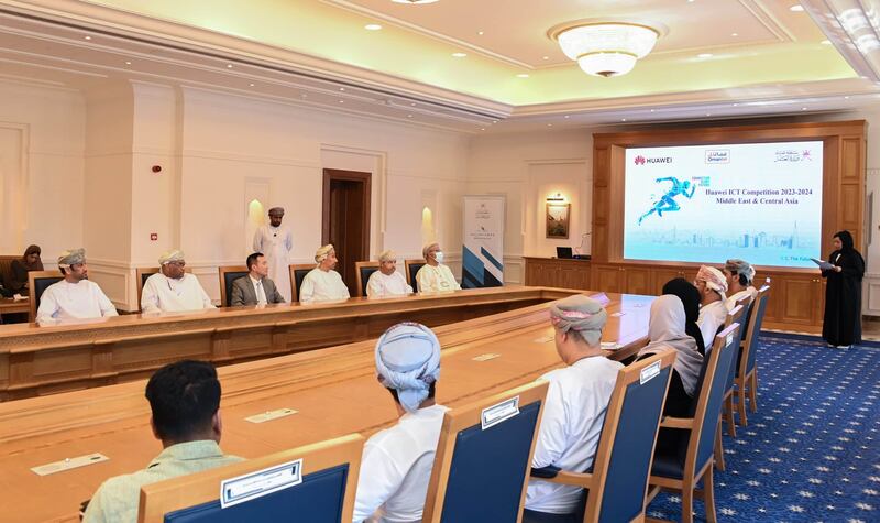 العمل تكرّم 9 طلاب وأساتذة مجيدين