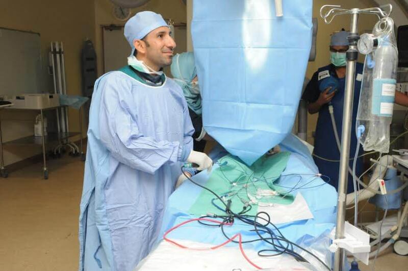 تدشين خدمة علاجية نادرة بالسلطنة، ونجاحها تجاوز ٩٥٪