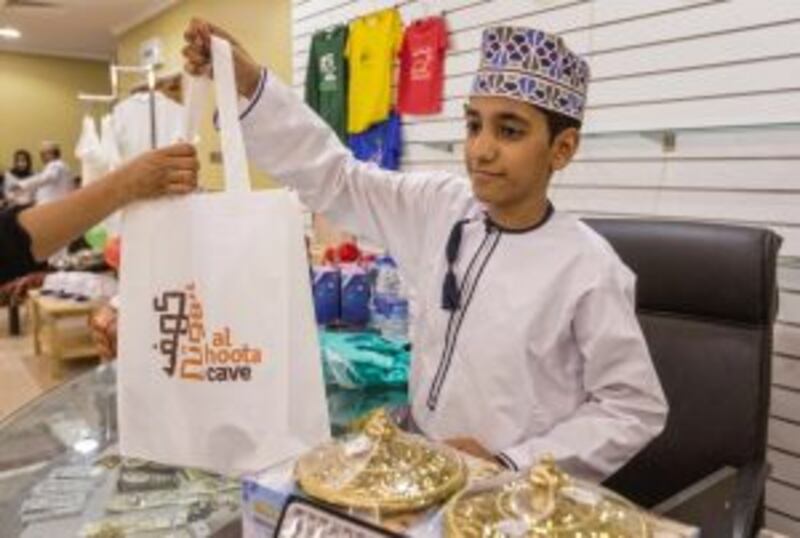 أكثر من ١٢ ألف زائر لكهف الهوتة خلال إجازة عيد الأضحى المبارك