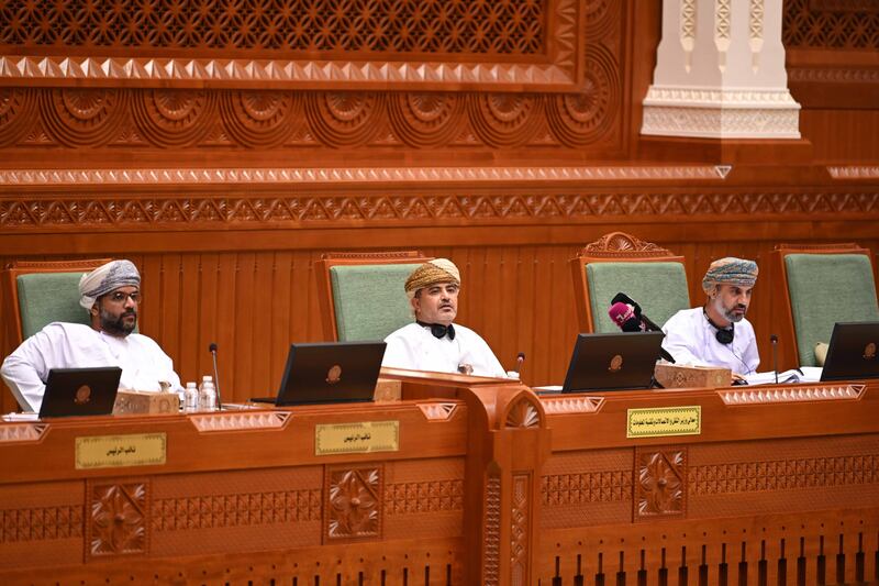 أكثر من 700 مليون ريال زيادة في كلفة تنفيذ طريقي الباطنة والشرقية السريعين