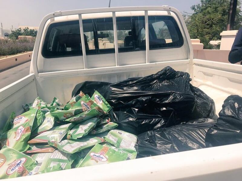 بالصور: إتلاف 150 كلغ مواد غدائية غير صالحة من منشآت فندقية