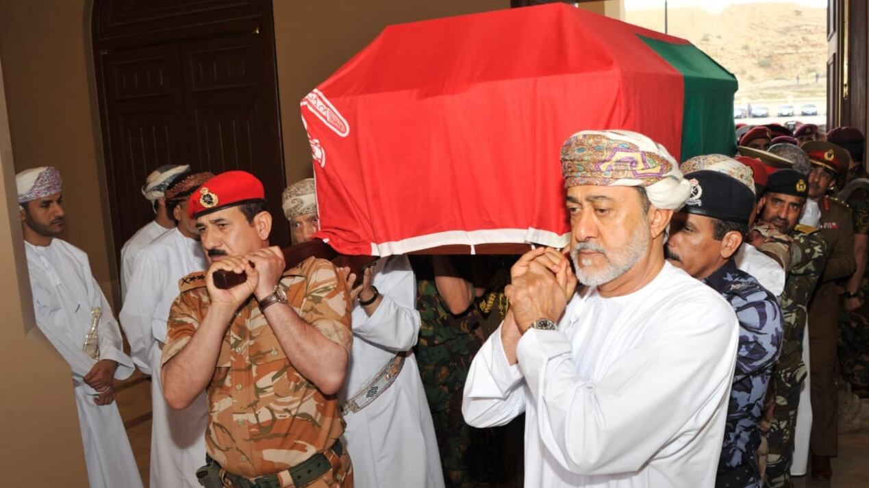 في ختام الأربعين: أعلام السلطنة سترفرف كما أراد لها قابوس بن سعيد