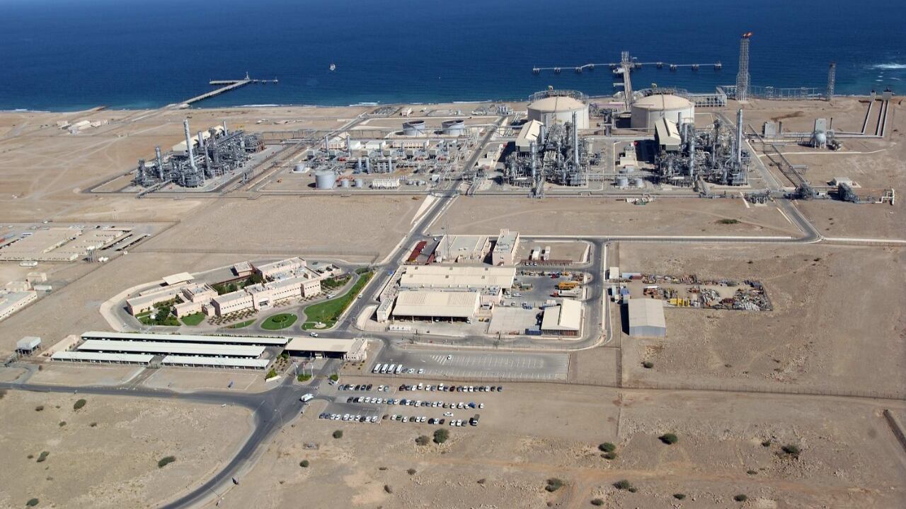 العمانية للغاز الطبيعي المسال تحقق إنجازًا جديدًا