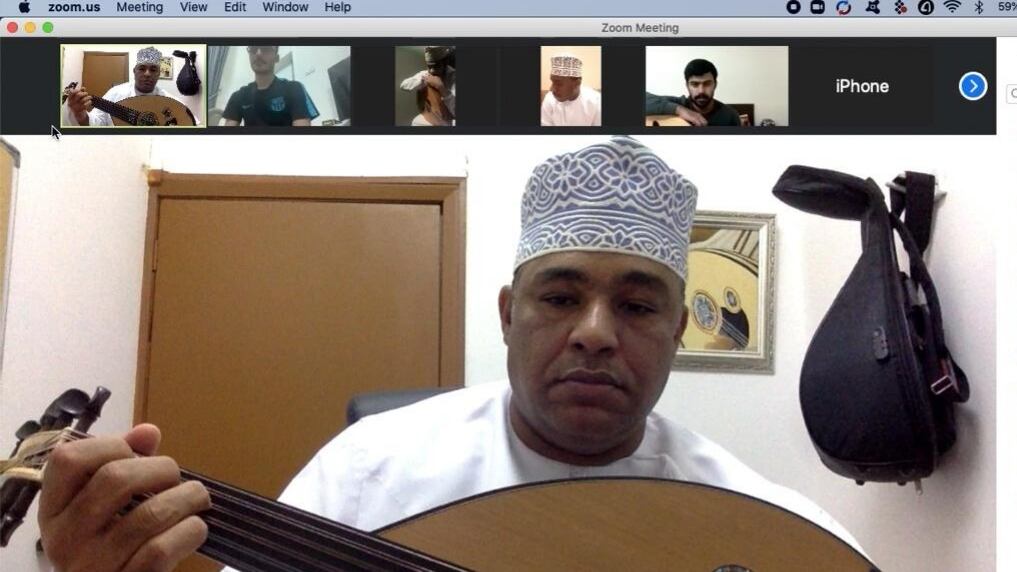 برنامج تدريبي في العزف على العود