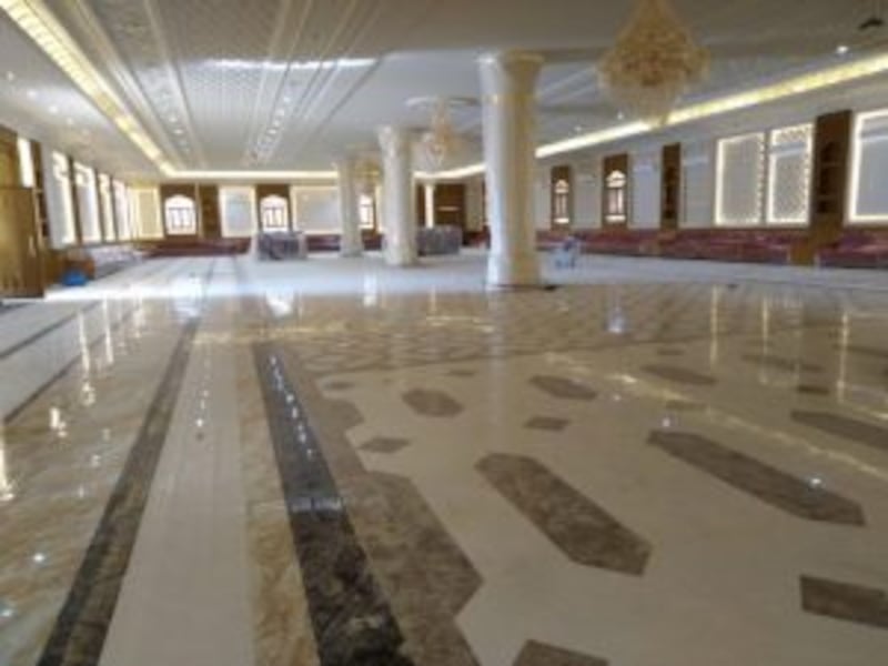 صُمّم بأحدث المستويات: قريبًا، وزير المكتب السلطاني سيفتتح المجلس العام لبركة الموز