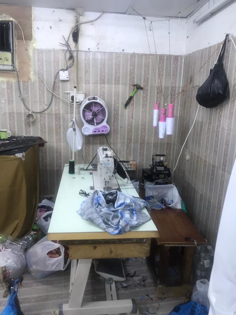 بالصور: ضبط منزل مخالف في مطرح