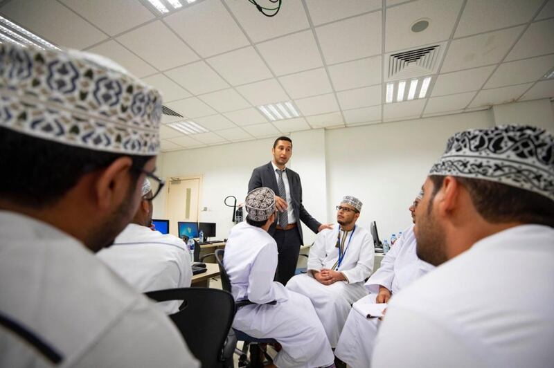 بحضور خبراء عالميين: 100 شخص يُشاركون في ملتقى حول “البلوكتشين” بصلالة