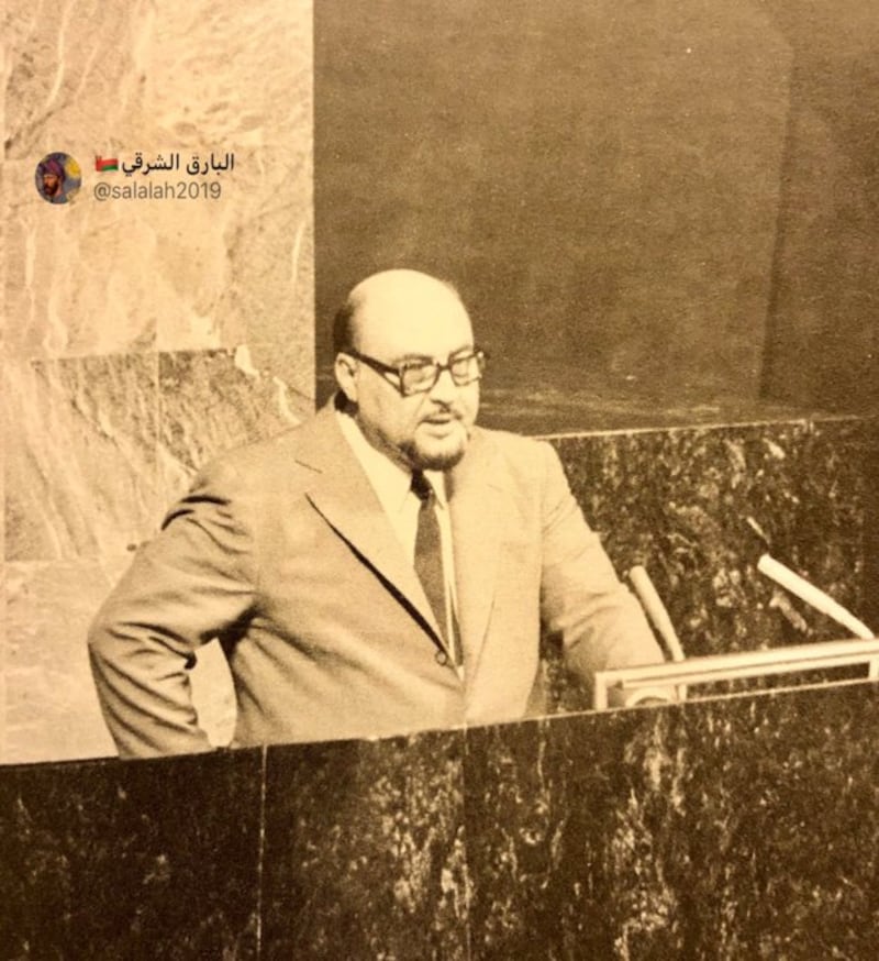 يُعدّ شخصية استثنائية: تعرف على سيرة طارق بن تيمور والد جلالة السلطان