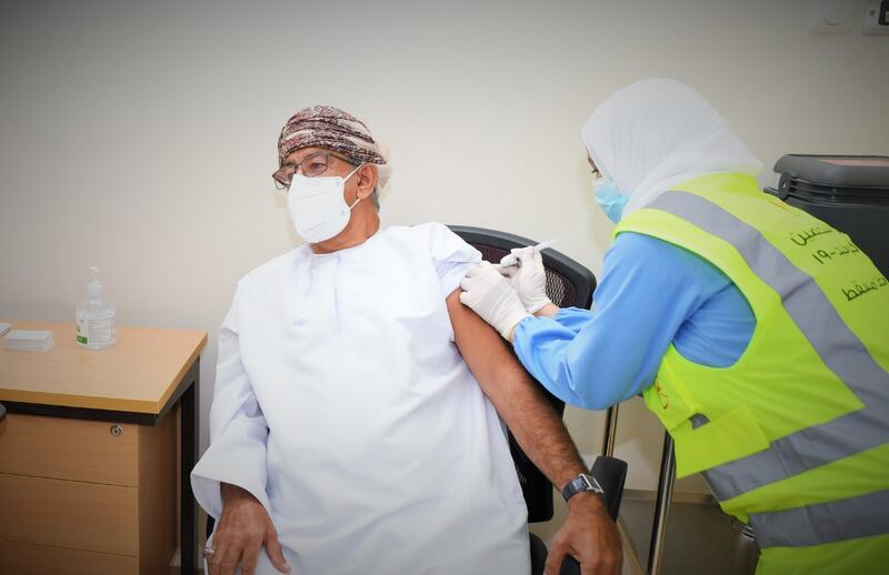 في يناير: 28 ألف جرعة من لقاح كورونا ستصل السلطنة