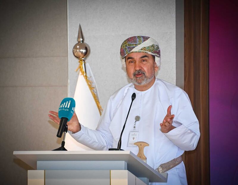 الأكاديمية السلطانية للإدارة تعزز المهارات القيادية لدى 50 شابًا عُمانيًا عبر برنامج “القيادات المستقبلية”
