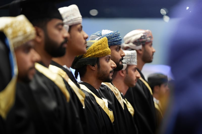 بالصور: كلية الشرق الأوسط تحتفل بتخريج دفعة 2022