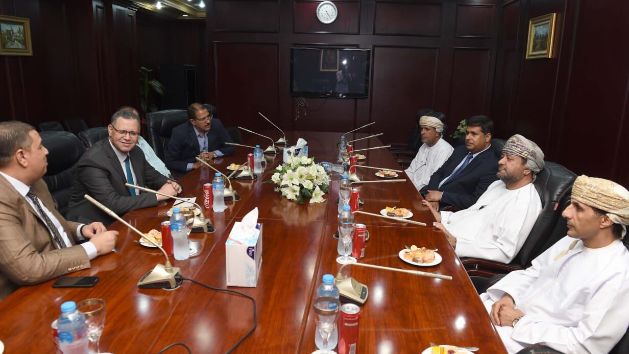 رئيس “الصحفيين العمانية” يبحث آفاق تدريب الصحفيين العُمانيين في مؤسسات مصرية