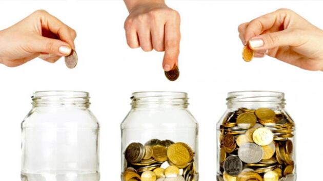 عائلته 8 أفراد: مواطن ينتهج طريقة لضبط مصاريفه ويوّفر نصف راتبه شهريًا