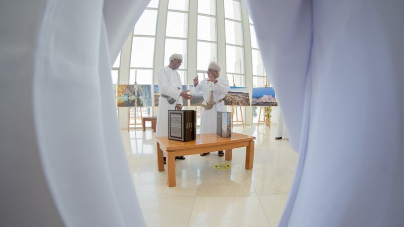 بالصور: انطلاق الأسبوع الطلابي في جامعة صحار