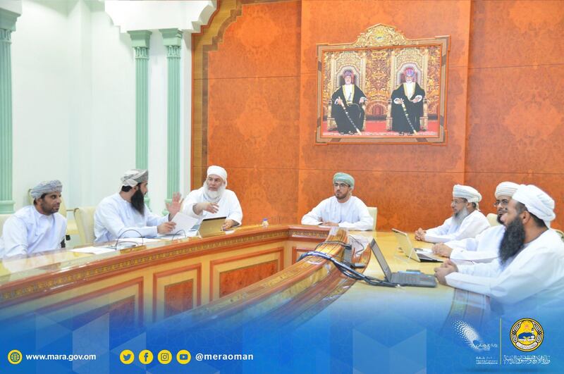 اللجنة الرئيسية للأوقاف وبيت المال وتنمية الاستثمار تعقد اجتماعًا