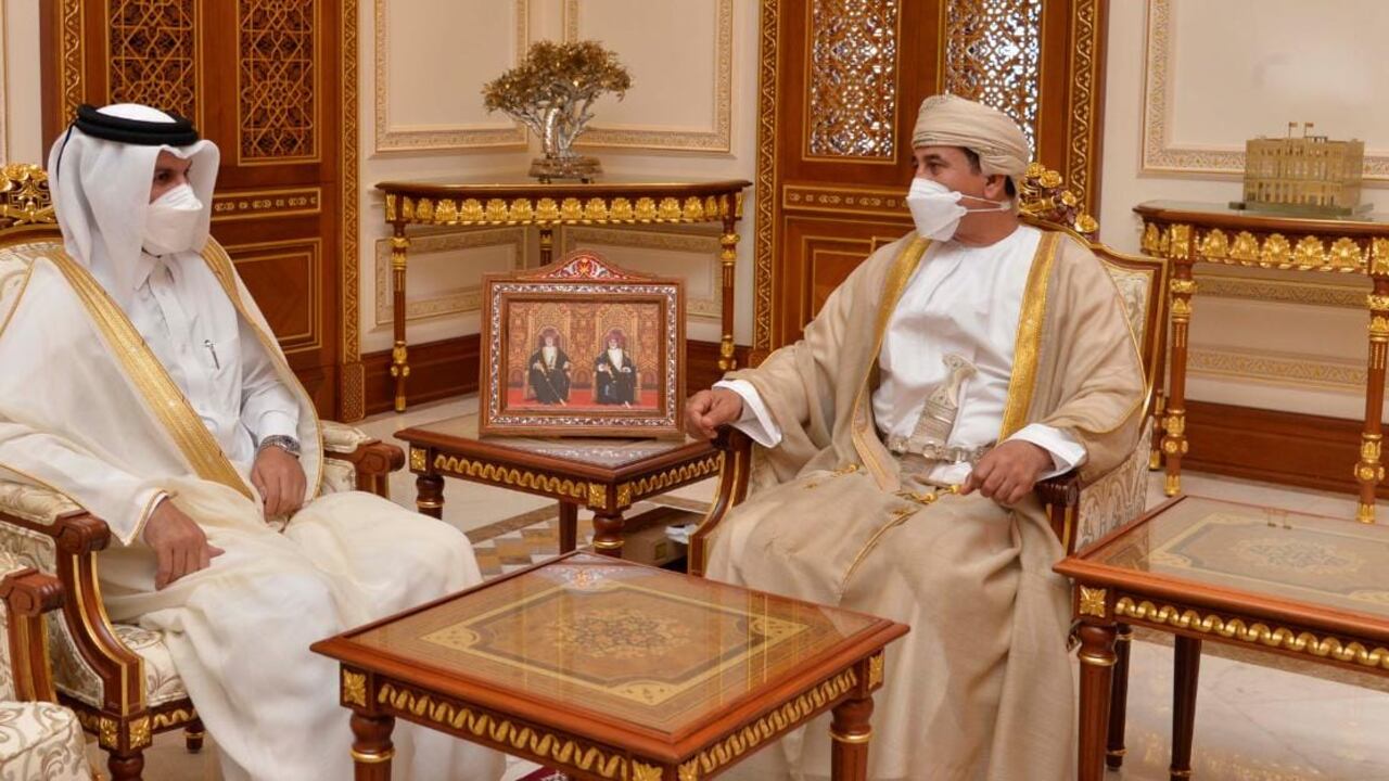 وزير المكتب السلطاني يستقبل 4 سفراء