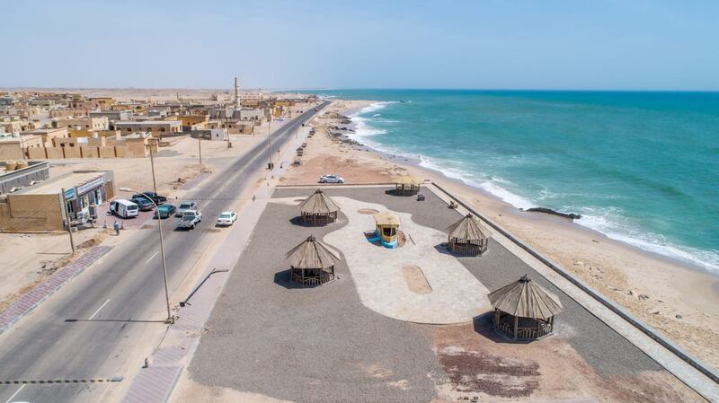 بالصور: مواطنون يتعاونون مع البلدية ويُطلقون مشروعًا تجميليًا لمنطقتهم