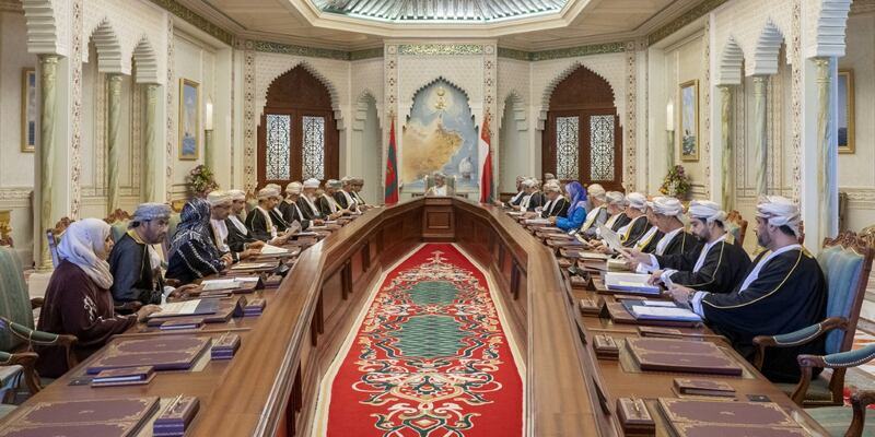 بالصور: جلالة السلطان المعظّم يترأس اجتماعًا لمجلس الوزراء