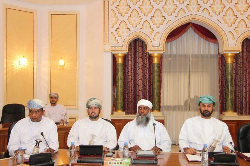 منها تخفيض رسوم بيع الأراضي السكنية: بلدي مسقط يصادق على عدة توصيات