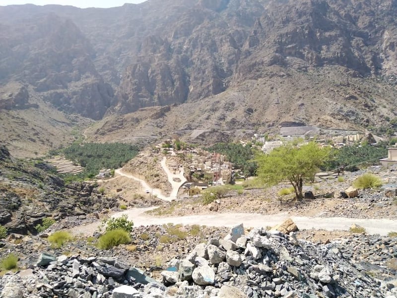 بالصور: المعولي يتفقد مشاريع الطرق في محافظتين