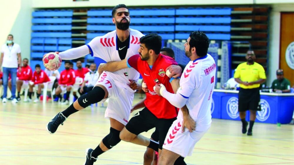 صافرة عُمانية تُدير ” السوبر ” الإماراتي البحريني