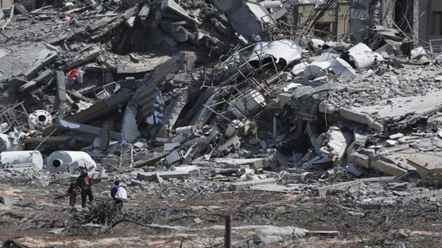 العدوان الصهيوني المستمر على غزة: آلاف تحت ركام، وقصف من أمرهم بـ “الإخلاء”