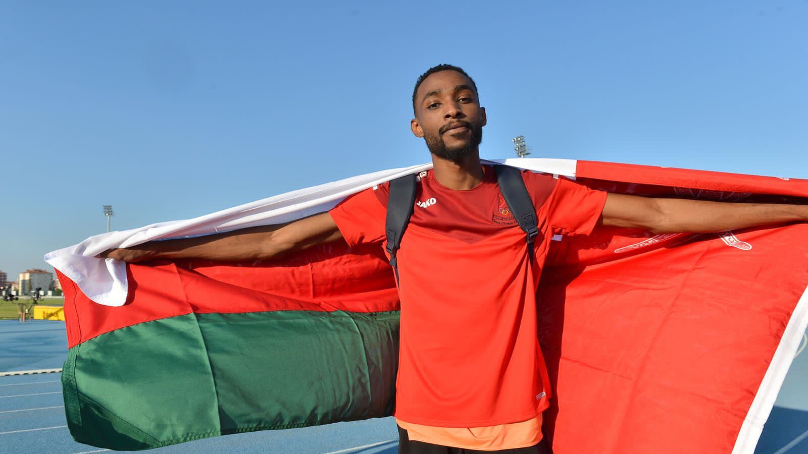 العماني الذي حصد “الذهبية” في الوثب العالي يتحدث عن إنجازه