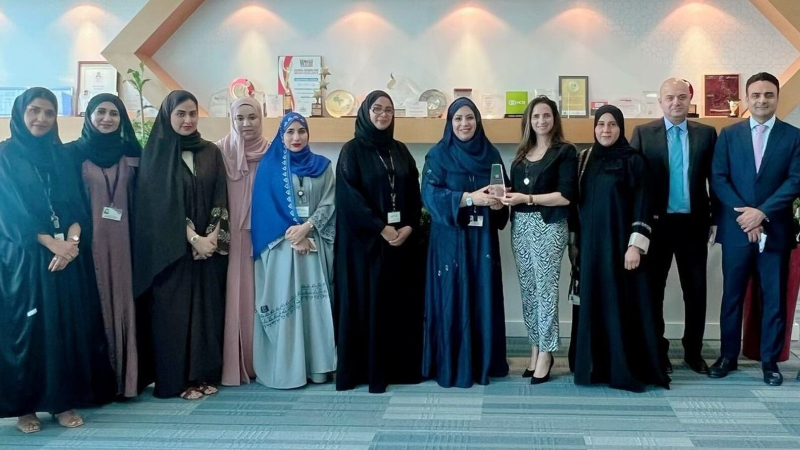 تتويج بنك مسقط بجائزة التميز في تحويل الأموال بالدولار من مؤسسة ويلز فارجو العالمية