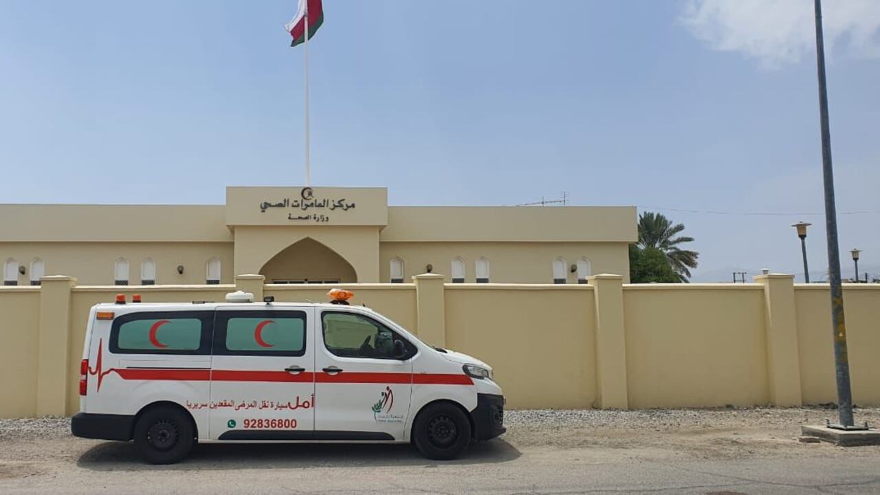 للمسنين المقعدين: هناك مبادرة خيرية لنقلهم من مكان إلى آخر