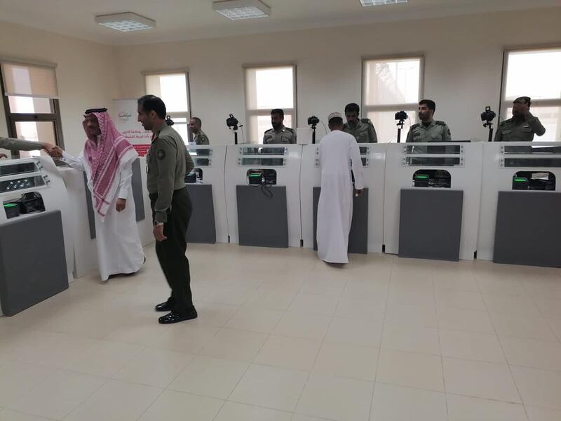 السفير السعودي يزور منفذ الربع الخالي