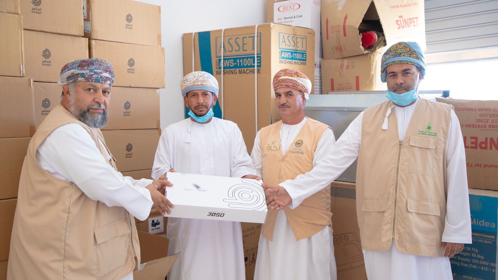 أكثر من 280 جهاز حاسب آلي جديدًا للطلبة المتضررين من #شاهين