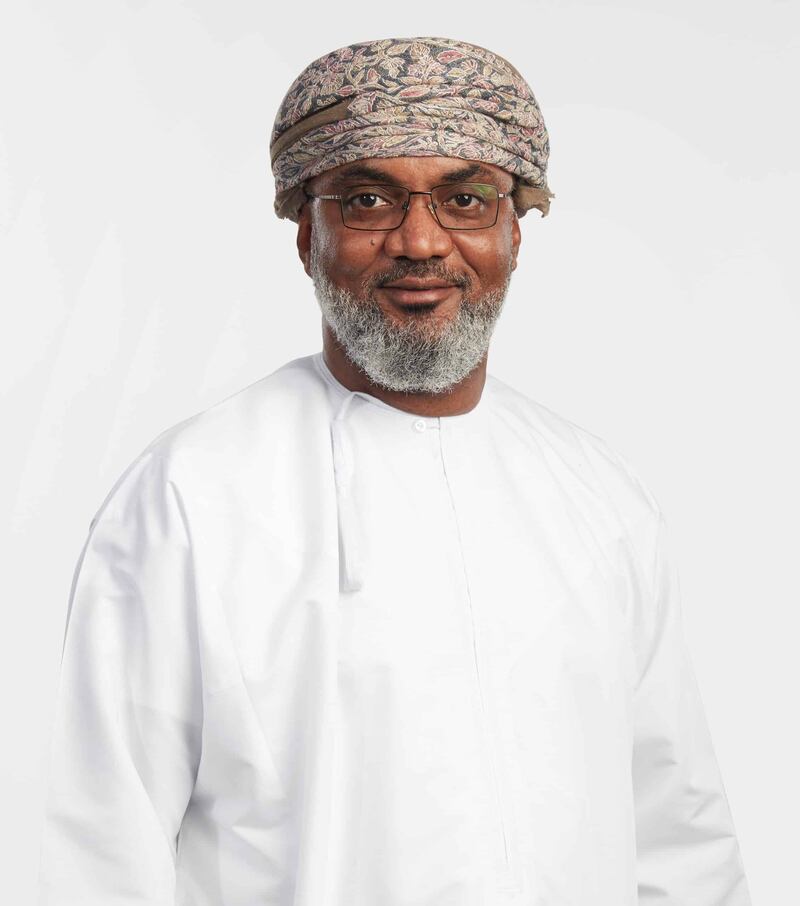 بنك مسقط يقدم 85 منحة دراسية وينفذ 414 برنامجًا تدريبيًا للموظفين في النصف الأول من العام