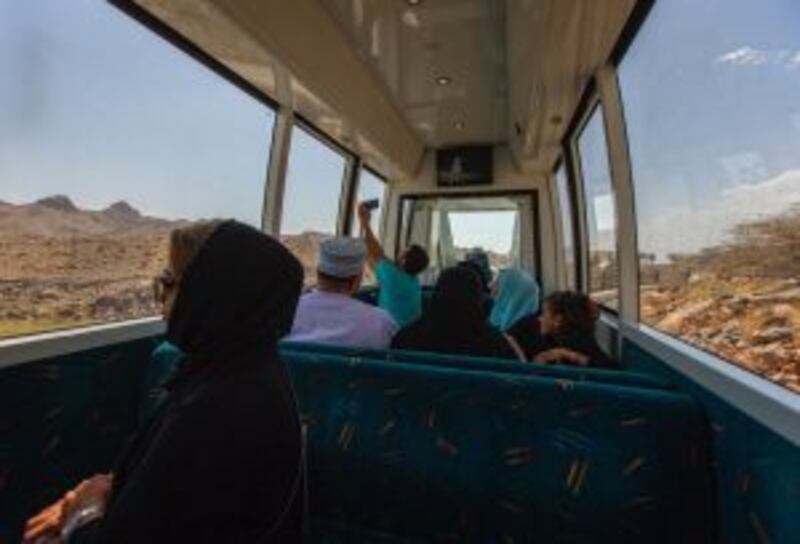 أكثر من ١٢ ألف زائر لكهف الهوتة خلال إجازة عيد الأضحى المبارك