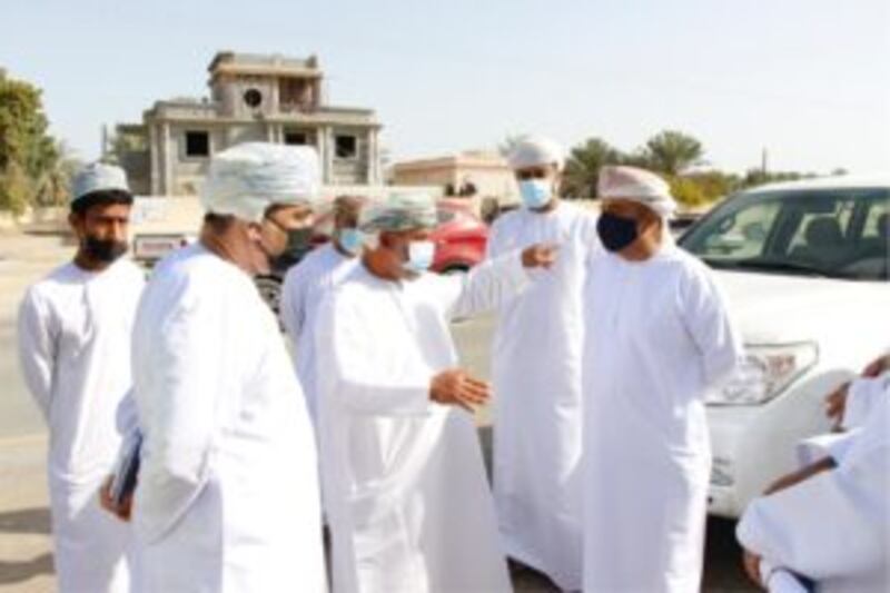 وزير النقل يقف على عدد من المشاريع في الباطنة