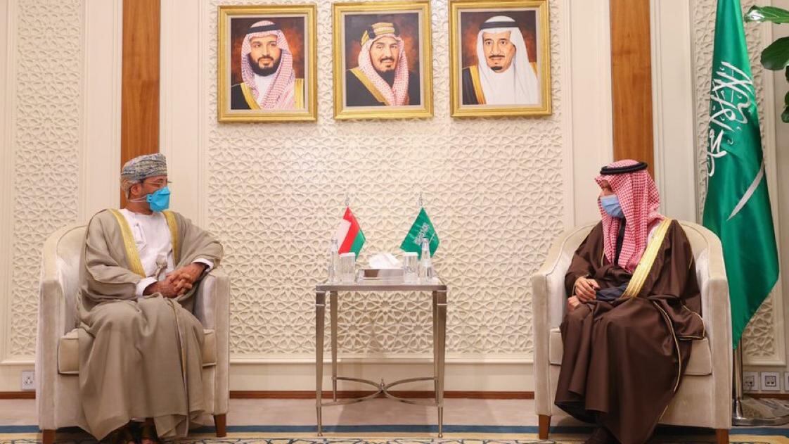 السيد بدر يصل الرياض ويلتقي بوزير الخارجية السعودية