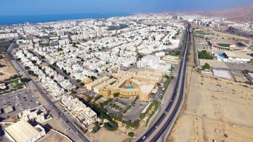 مجلة ماليزية تنشرًا بحثًا عمانيًا حول رؤية عمان 2040