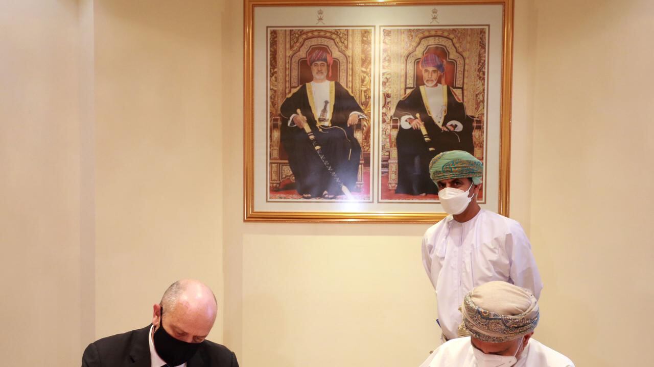 إنشاء حديقة طولية في المعبيلة