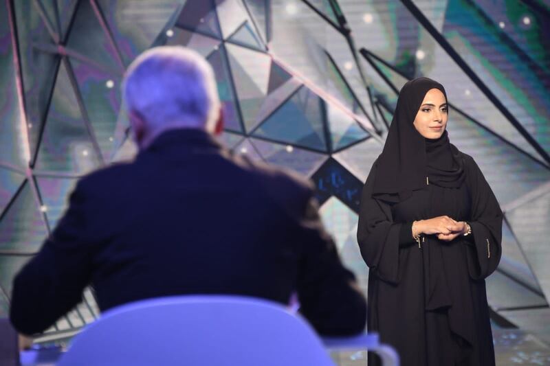 عمانيات يقدمن التهنئة بيوم المرأة العمانية