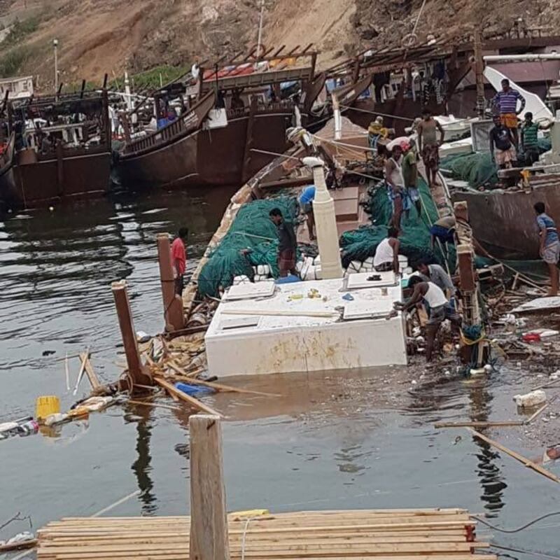 بالصور: أضرار مكونو في السفن “محلك سر” والصيادون يُناشدون: مصدر رزقنا في خطر