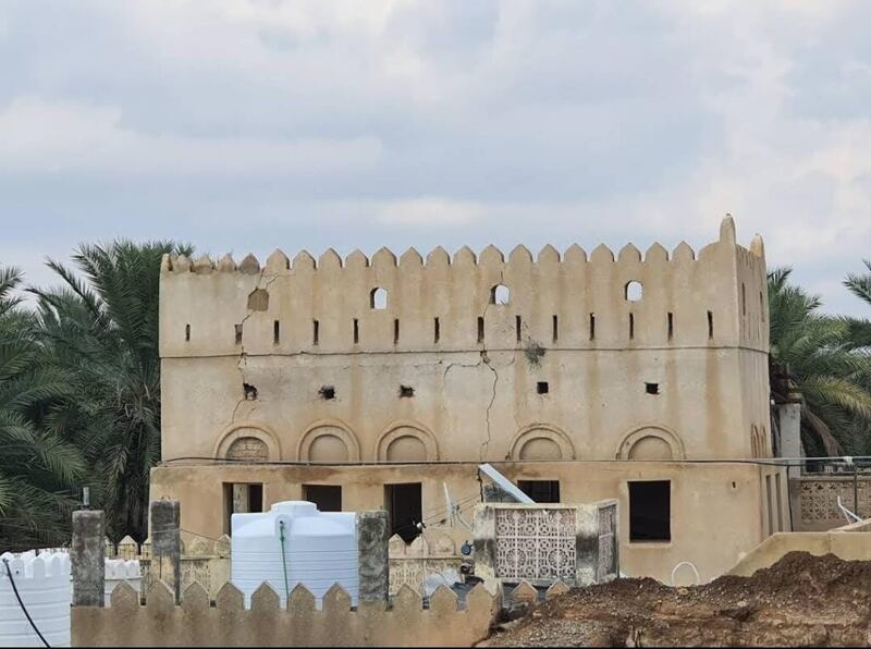 بها معالِم و3 أشجار مُعمِّرة: “حجرة الشيخ” حارةٌ عُمانية تروي التاريخ