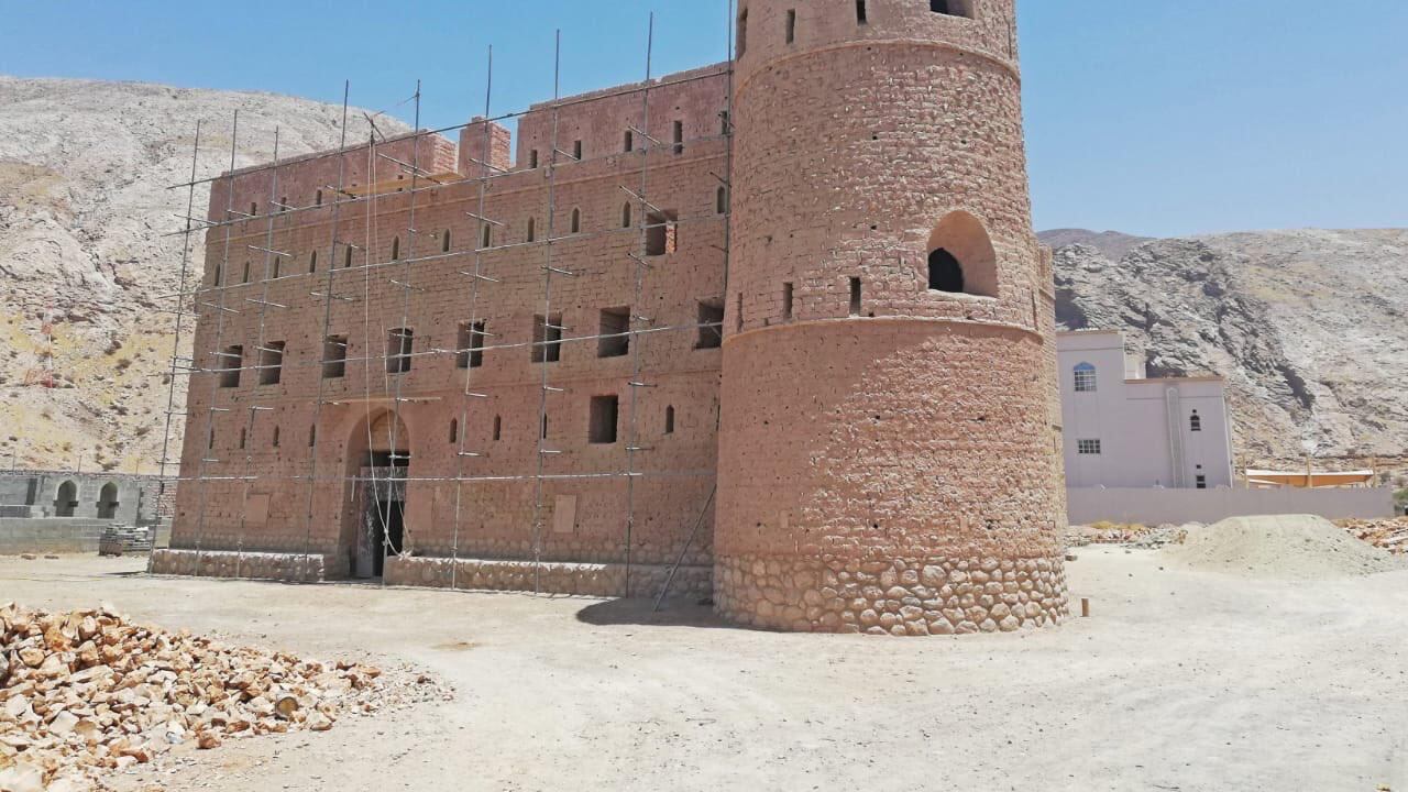 مساجد وبيوت وقلاع: العمل جارٍ في ترميم 11 معلمًا أثريًا