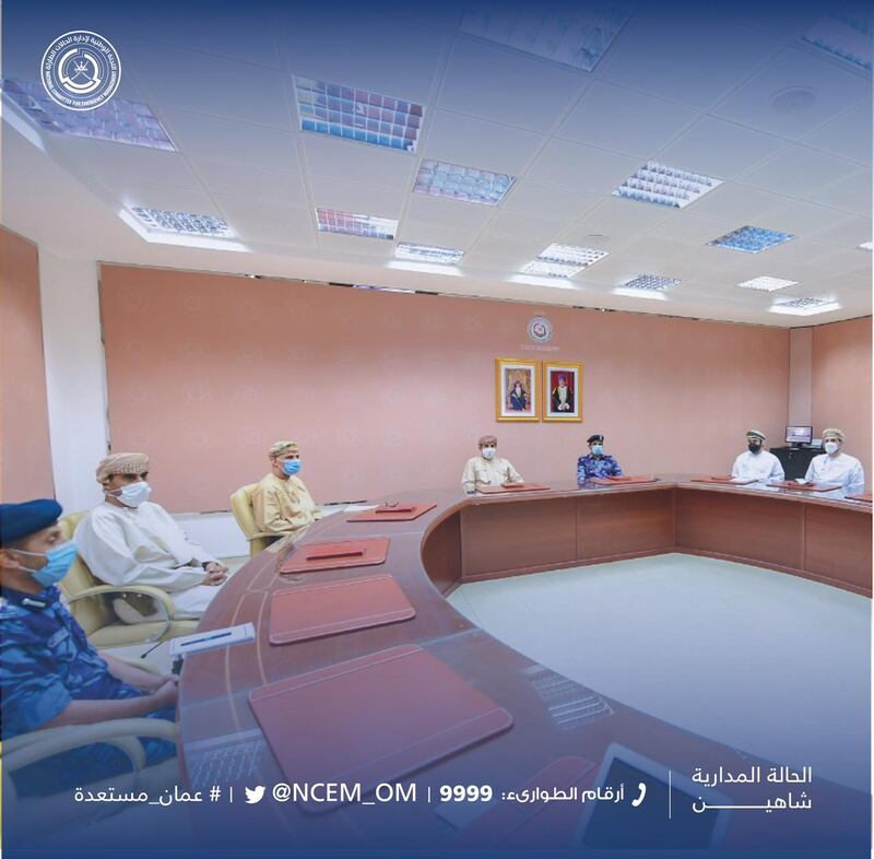 بالصور: وزير المكتب السلطاني يزور المركز الوطني لإدارة الحالات الطارئة