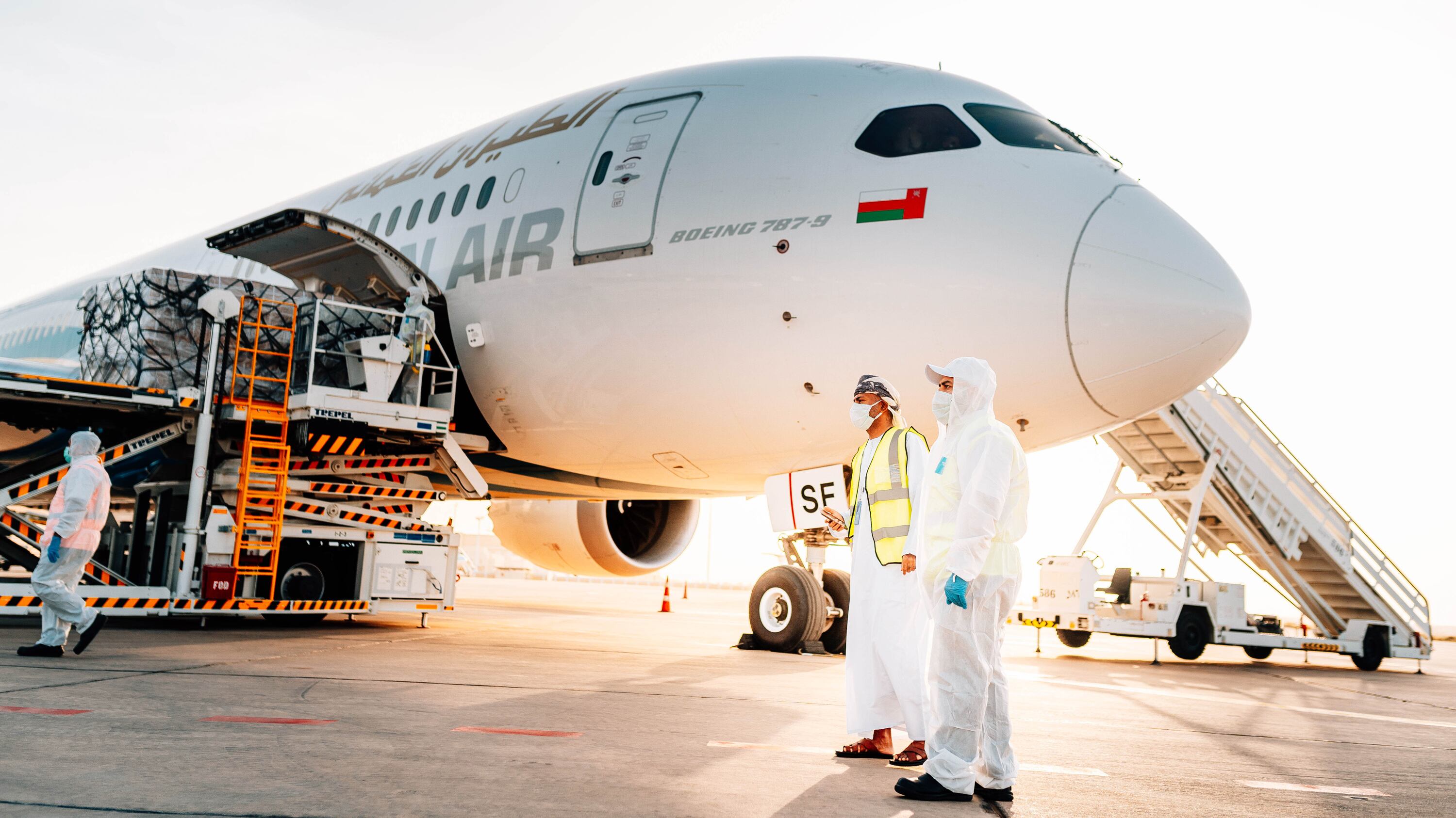 الطيران العماني يخصص مساحة شحن مجانية لنقل الإمدادات الطبية للهند