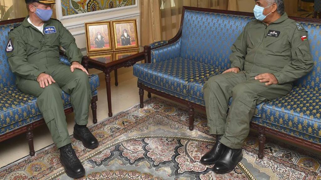 العبيداني يستقبل مسؤولا بريطانيا